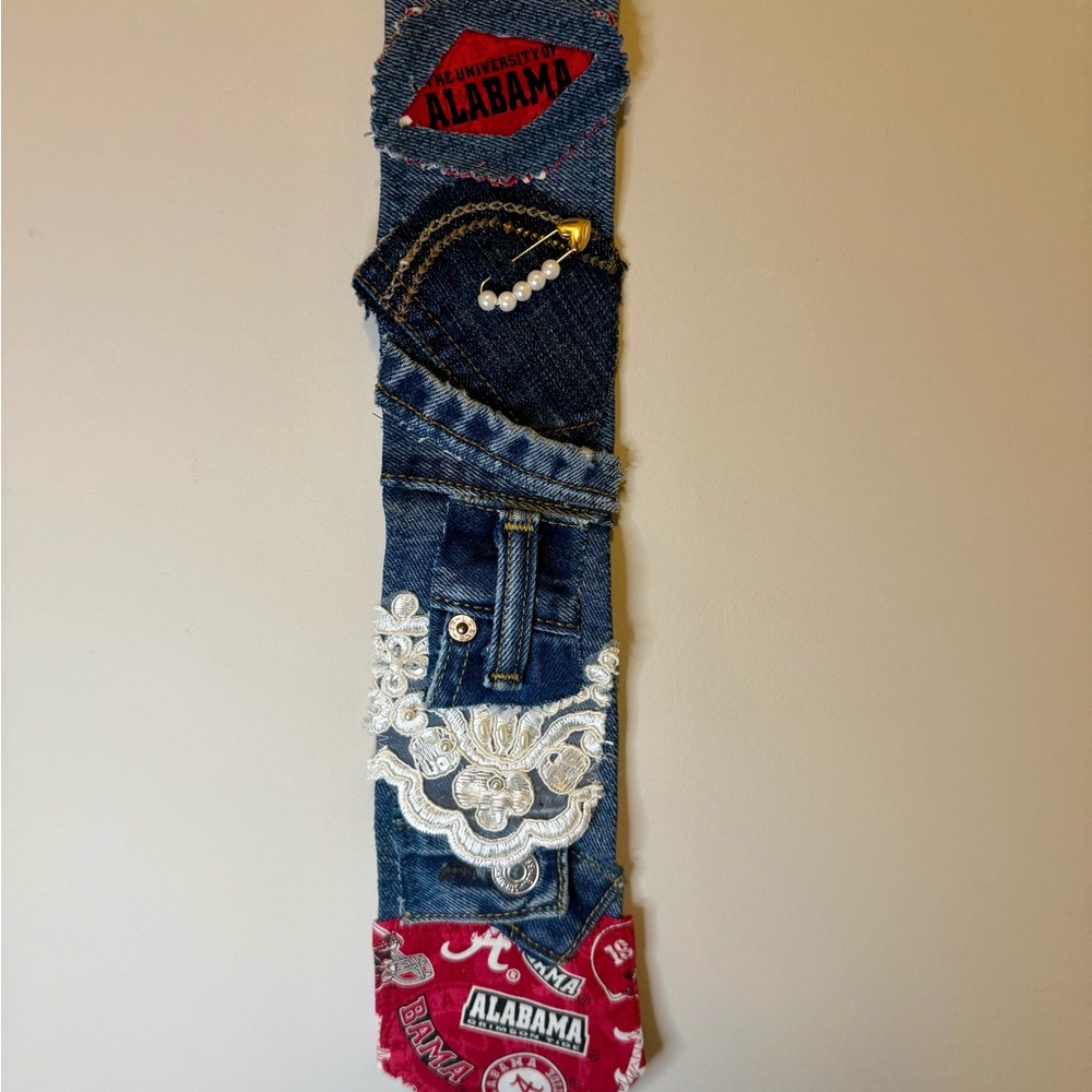 Levi’s and University of Alabama patch junk tie Rolltide